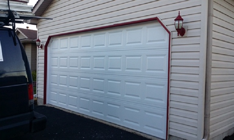 Residential Garage Doors repair in Crystal