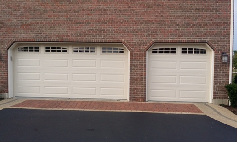 Residential Garage Doors repair in McHenry