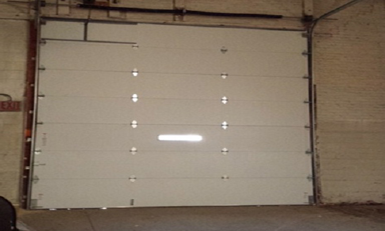 Residential Garage Doors repair in Carpentersville